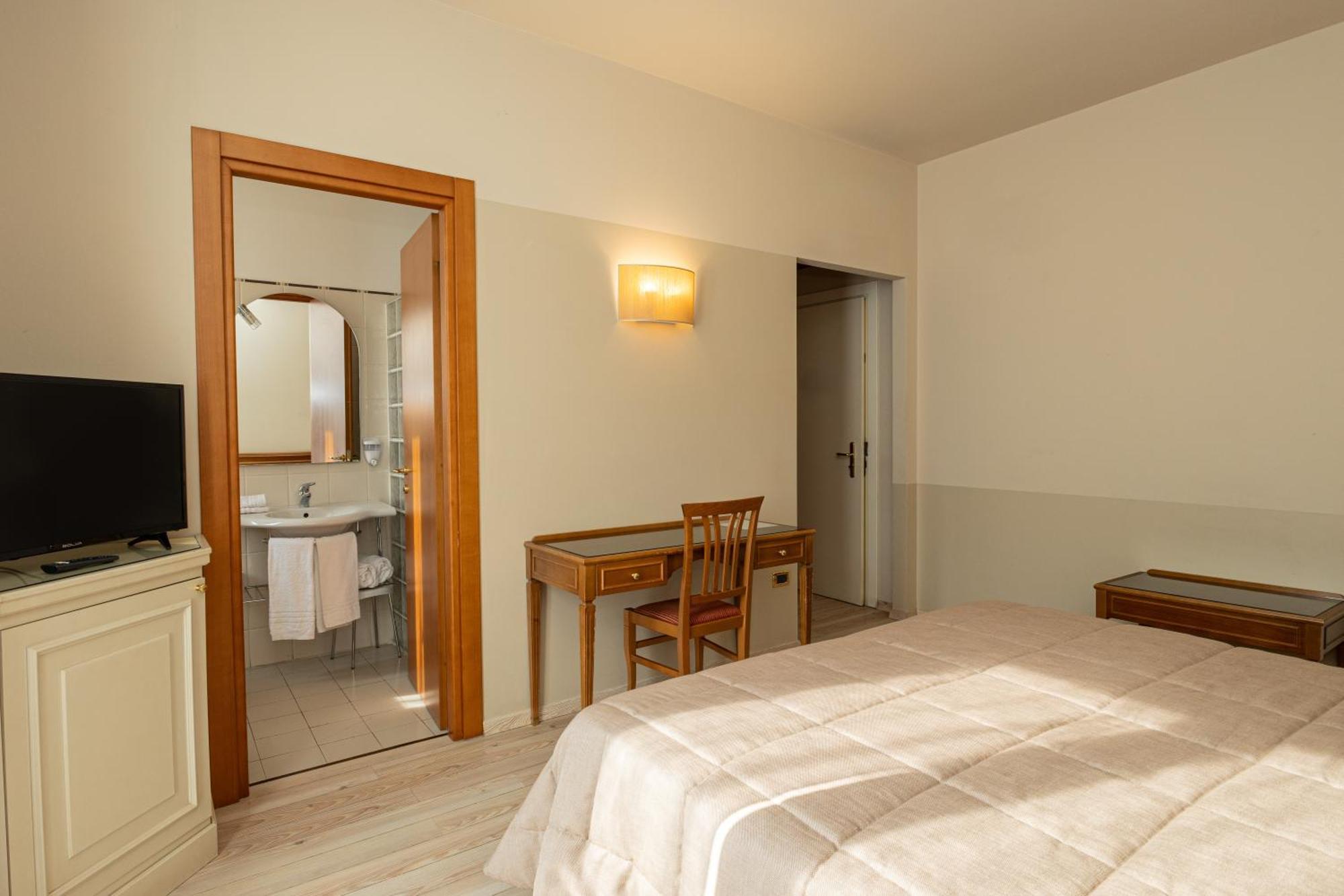 Hotel Valentino Acqui Terme Exterior foto