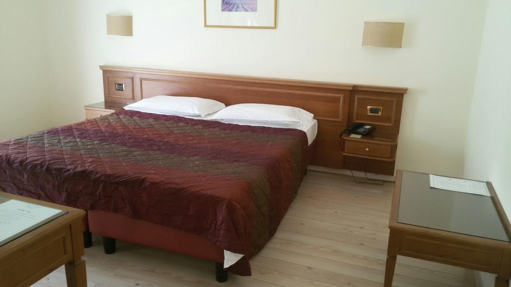 Hotel Valentino Acqui Terme Exterior foto