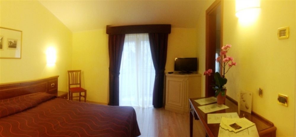 Hotel Valentino Acqui Terme Exterior foto